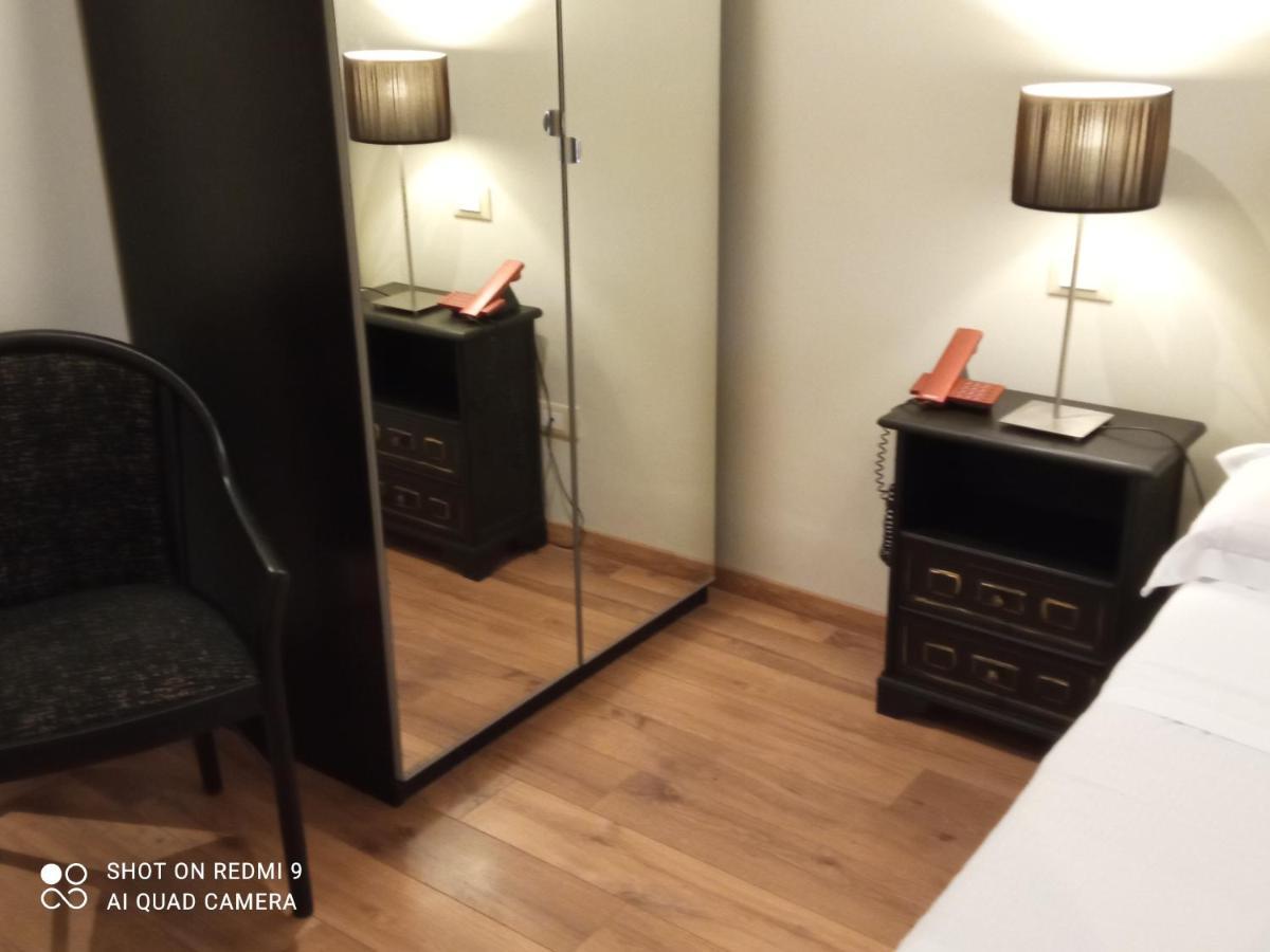 Hotel Touring Ливорно Экстерьер фото
