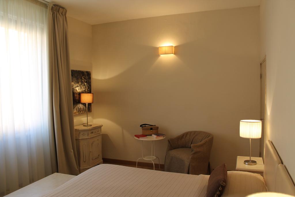 Hotel Touring Ливорно Экстерьер фото