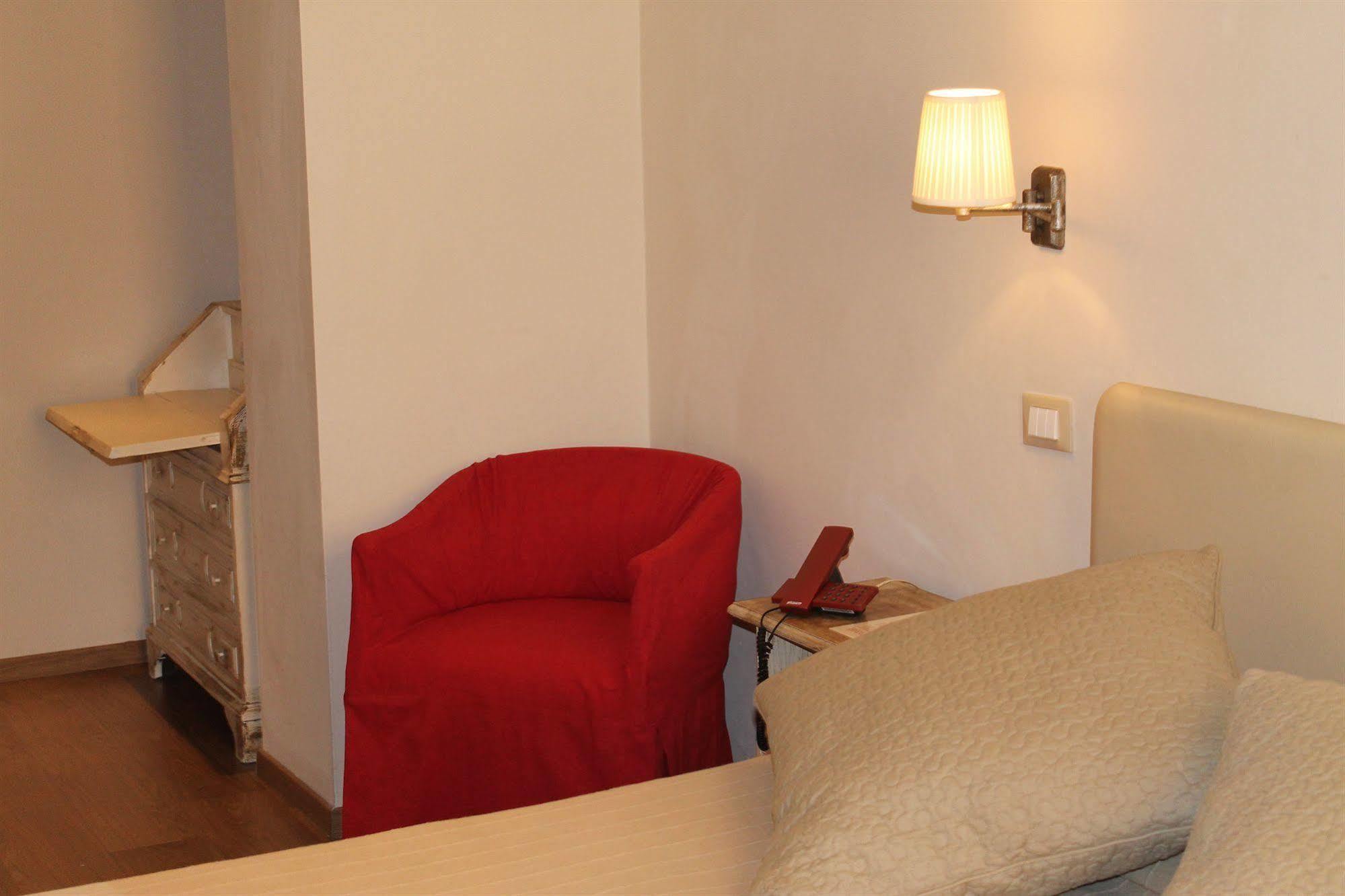 Hotel Touring Ливорно Экстерьер фото